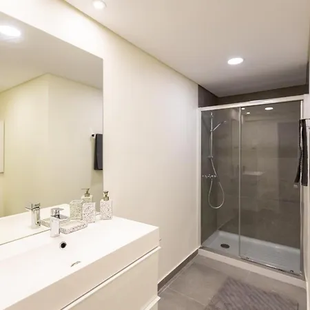 Ambassador Private Pool 아파트